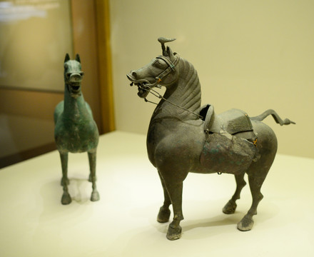 汉代青铜马造型