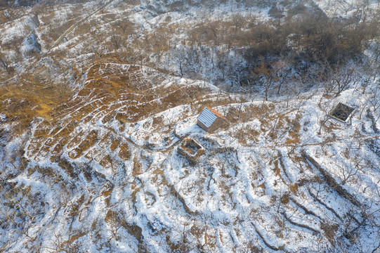 航拍雪后的济南柳埠长城岭25