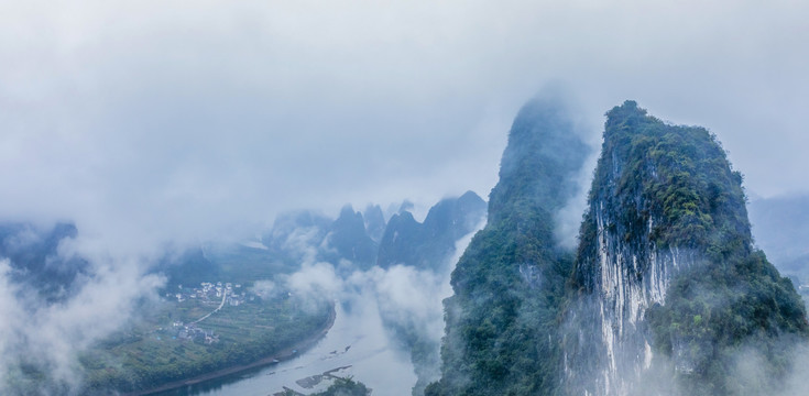 广西桂林漓江美丽的山水风光