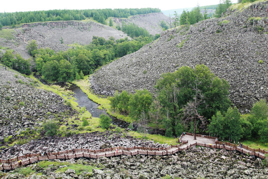 阿尔山大峡谷