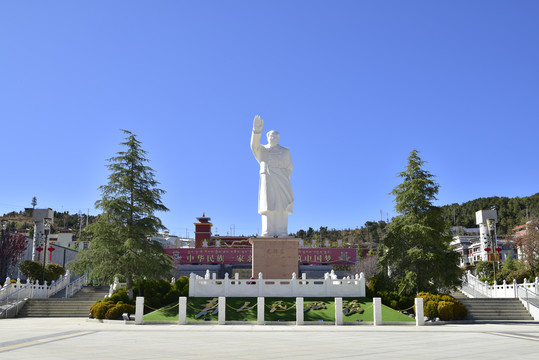 迪庆藏族自治州红太阳广场