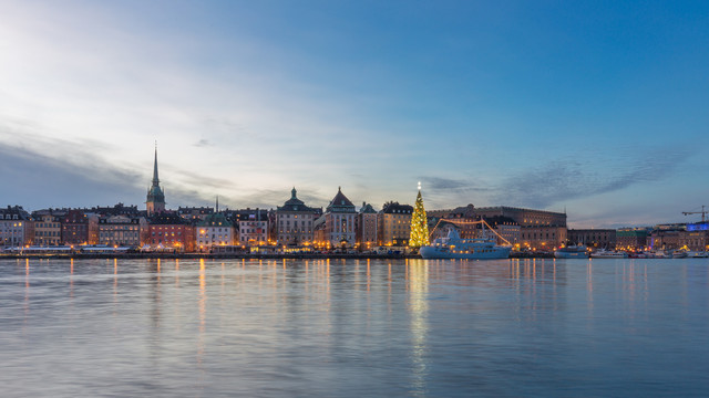 斯德哥尔摩老城圣诞节黄昏风景