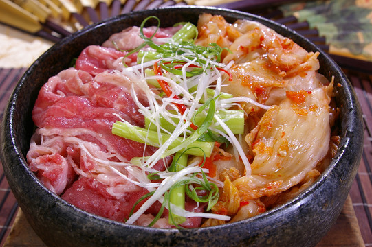 韩国泡菜锅烧肥牛
