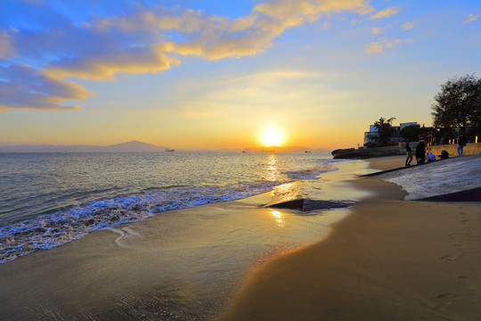 海上日出