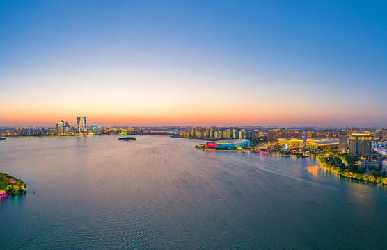 苏州金鸡湖夜景