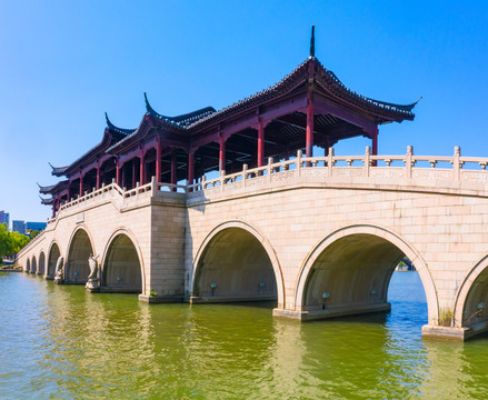 苏州金鸡湖李公堤的桥