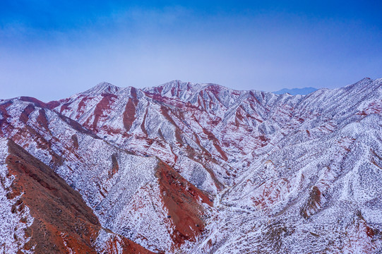 红山雪景