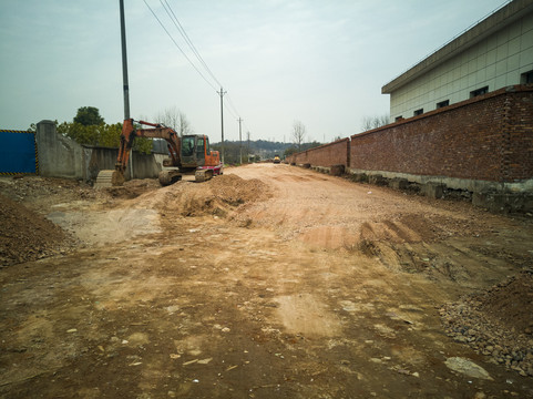 修建公路工地