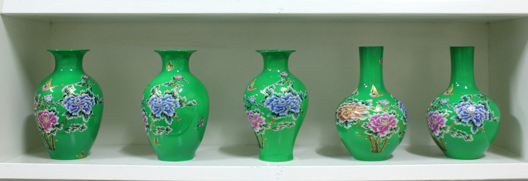 绿色牡丹花瓶
