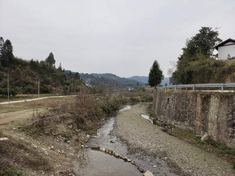 河流