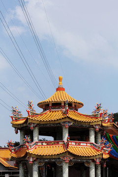 中国厦门土地庙屋顶上的闽南传统