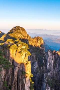 黄山始信峰朝阳