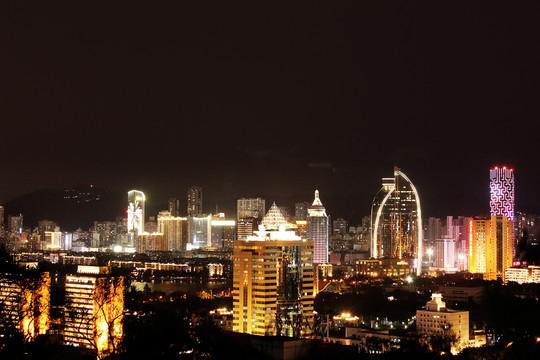 厦门山海步道的夜间风景