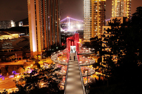 厦门山海步道的夜间风景