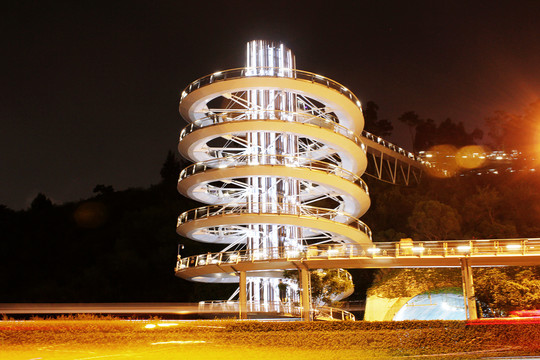 厦门山海步道的夜间风景