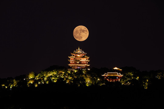 杭州城隍阁月出
