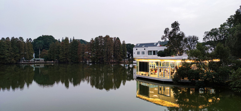 湖景建筑