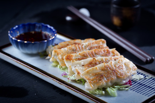 日本料理日式煎饺