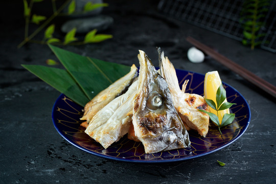 日本料理香煎三文鱼头