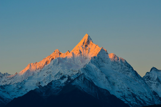 日照金山