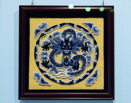 宫毯中国龙盘金毯