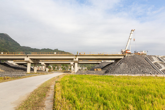 高速路建设工地