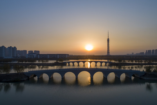 江苏省淮安市里运河上的双九孔桥