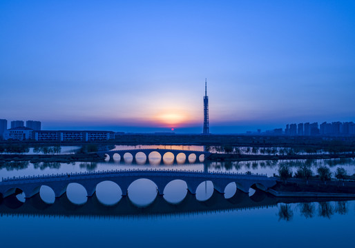江苏省淮安市里运河上的双九孔桥