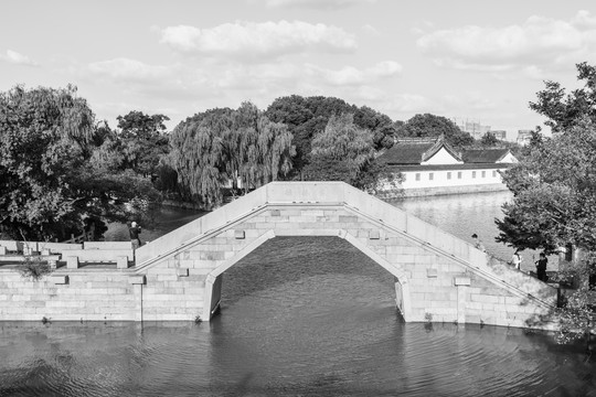石拱桥黑白图片