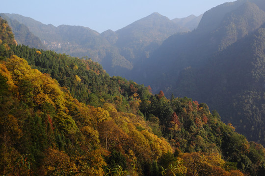 山区秋色