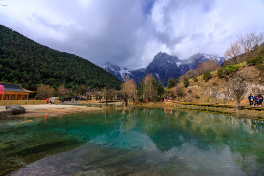 云南丽江玉龙雪山蓝月谷蓝月湖