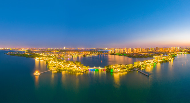 苏州金鸡湖李公堤夜景