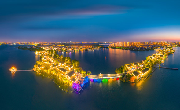 苏州金鸡湖李公堤夜景