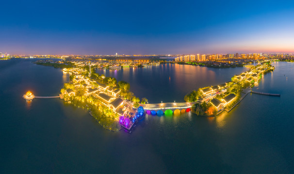 苏州金鸡湖李公堤夜景