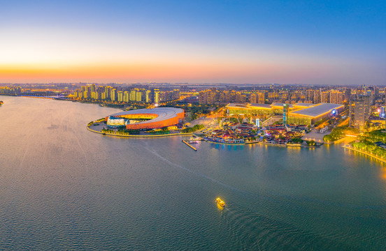 苏州金鸡湖文化艺术中心夜景