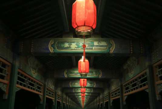 颐和园长廊夜景