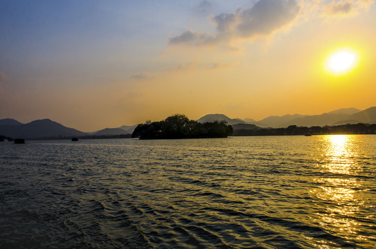 西湖夕阳风景