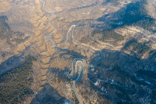 济南金刚纂村的盘山公路