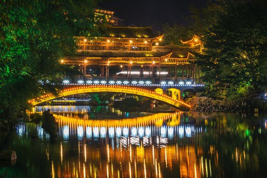 贵州千户苗寨风雨桥夜景