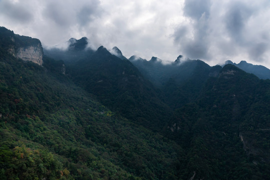 湖北武当山景区高山峡谷风光