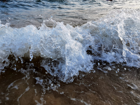 沙滩浪花特写