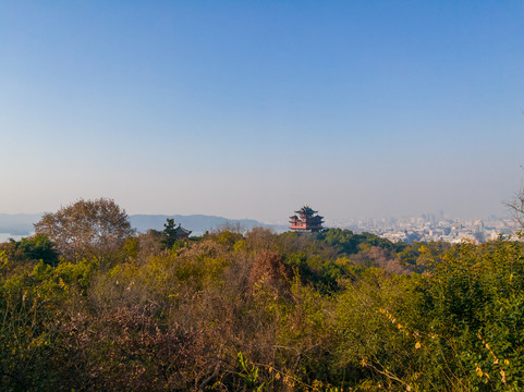 杭州吴山远眺城隍阁