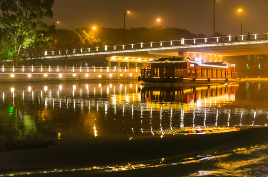 夜游苏州古城河