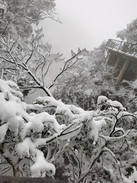 天门山雪景