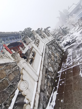 天门山寺雪景