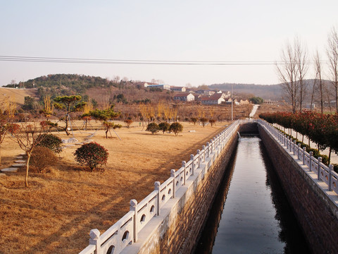 水渠