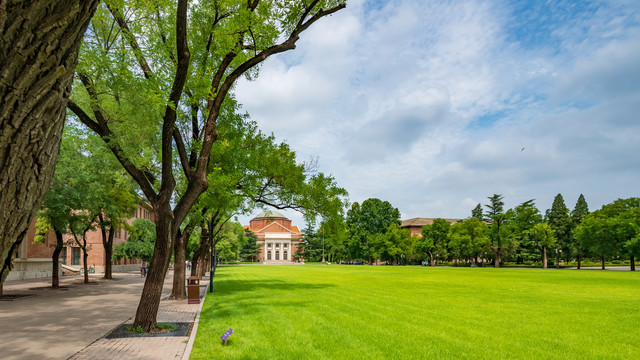 清华大学