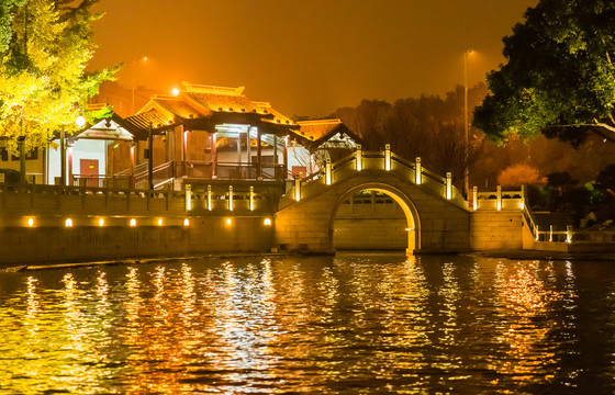 苏州古城河夜景