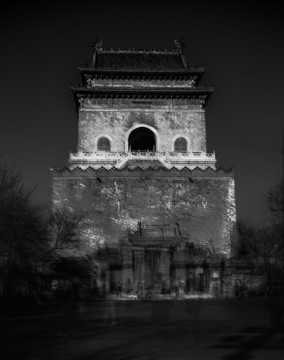 黑白照片钟楼