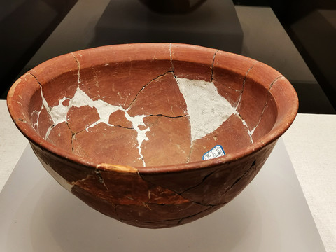 新石器时代红陶盆